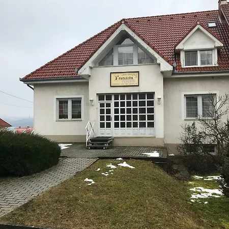 شقة Franciska Apartman