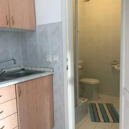 Franciska Apartman شقة *